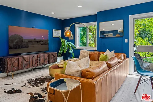 2700 Cahuenga Blvd #1203 Photo 1