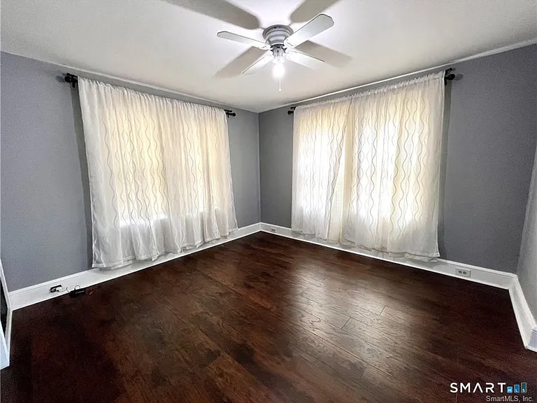 1105 Hillside Ave — Photo 3