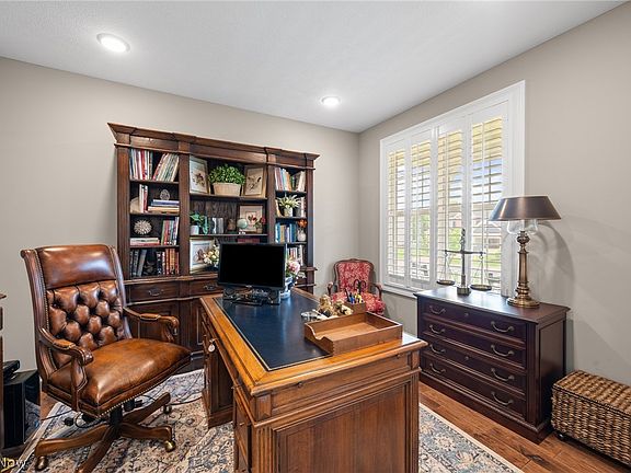 3rd image of 12554 Meadowview Dr