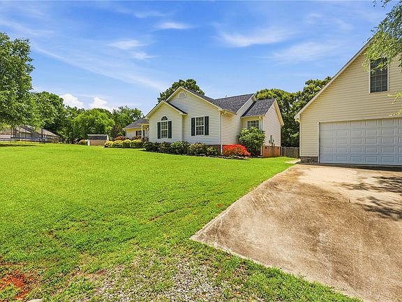 4th image of 509 Old Shoals Dr