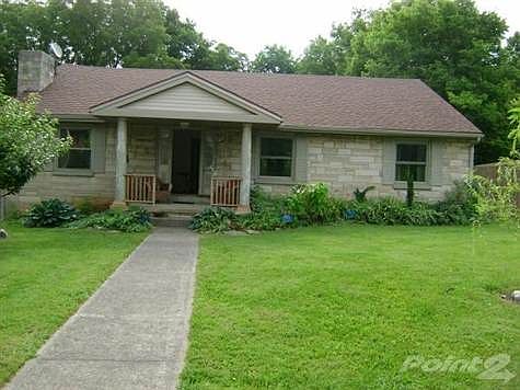 Nice front porch overlooks broadway.