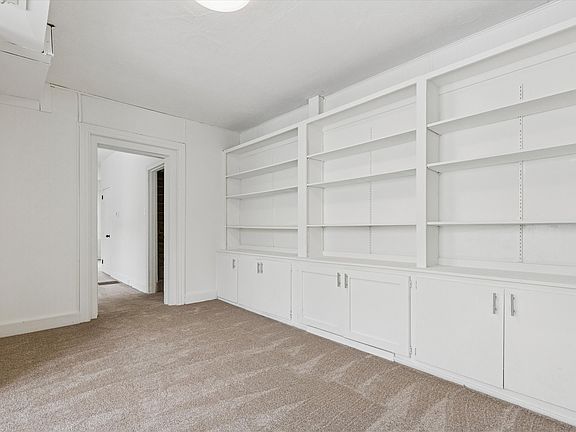 4th image of 415 Walnut St #1