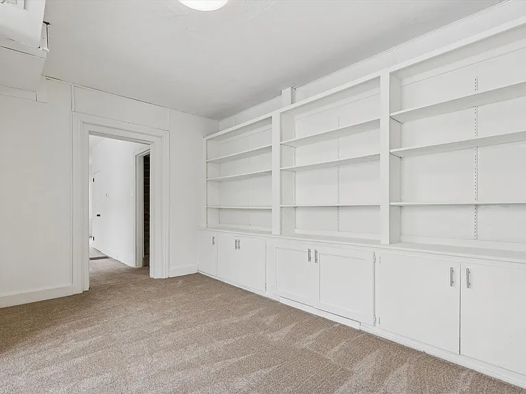 415 Walnut St #1 — Photo 4