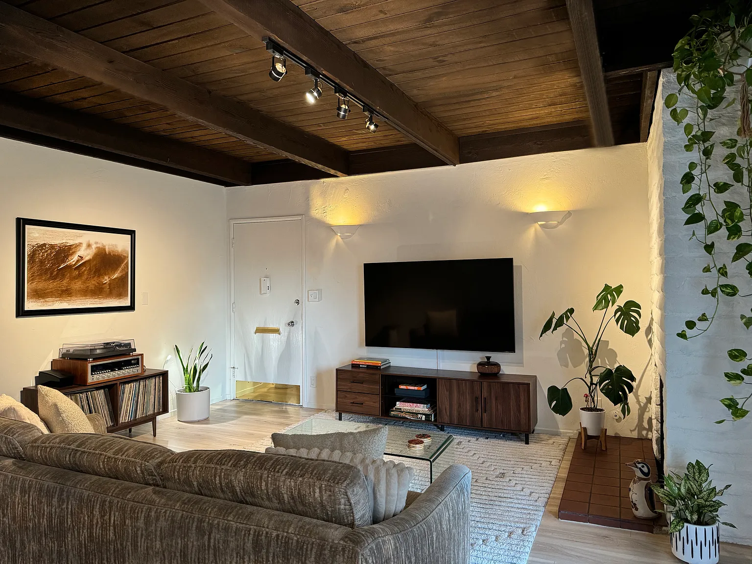 2 bed, 1200 sqft, $2,900 — Photo 2
