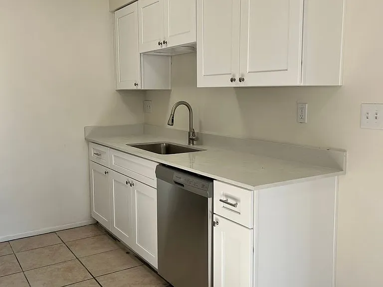 Catalina View Apartments — Photo 79