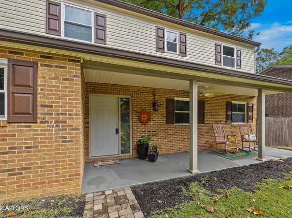 10012 Pitch Pine Dr, Powell, TN 37849