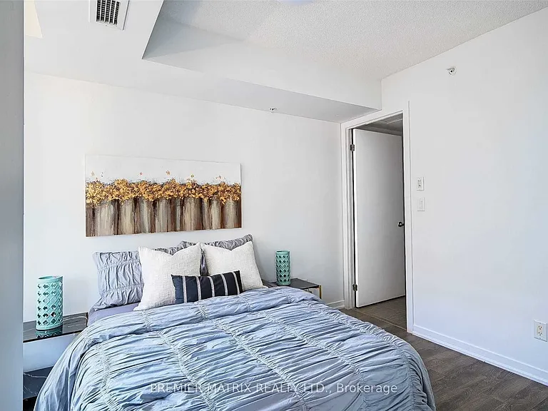 20 Joe Shuster Way #910 — Photo 19