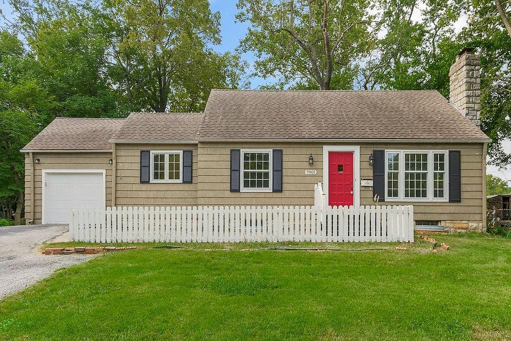 7901 W 61st St, Overland Park, KS 66202 | Zillow