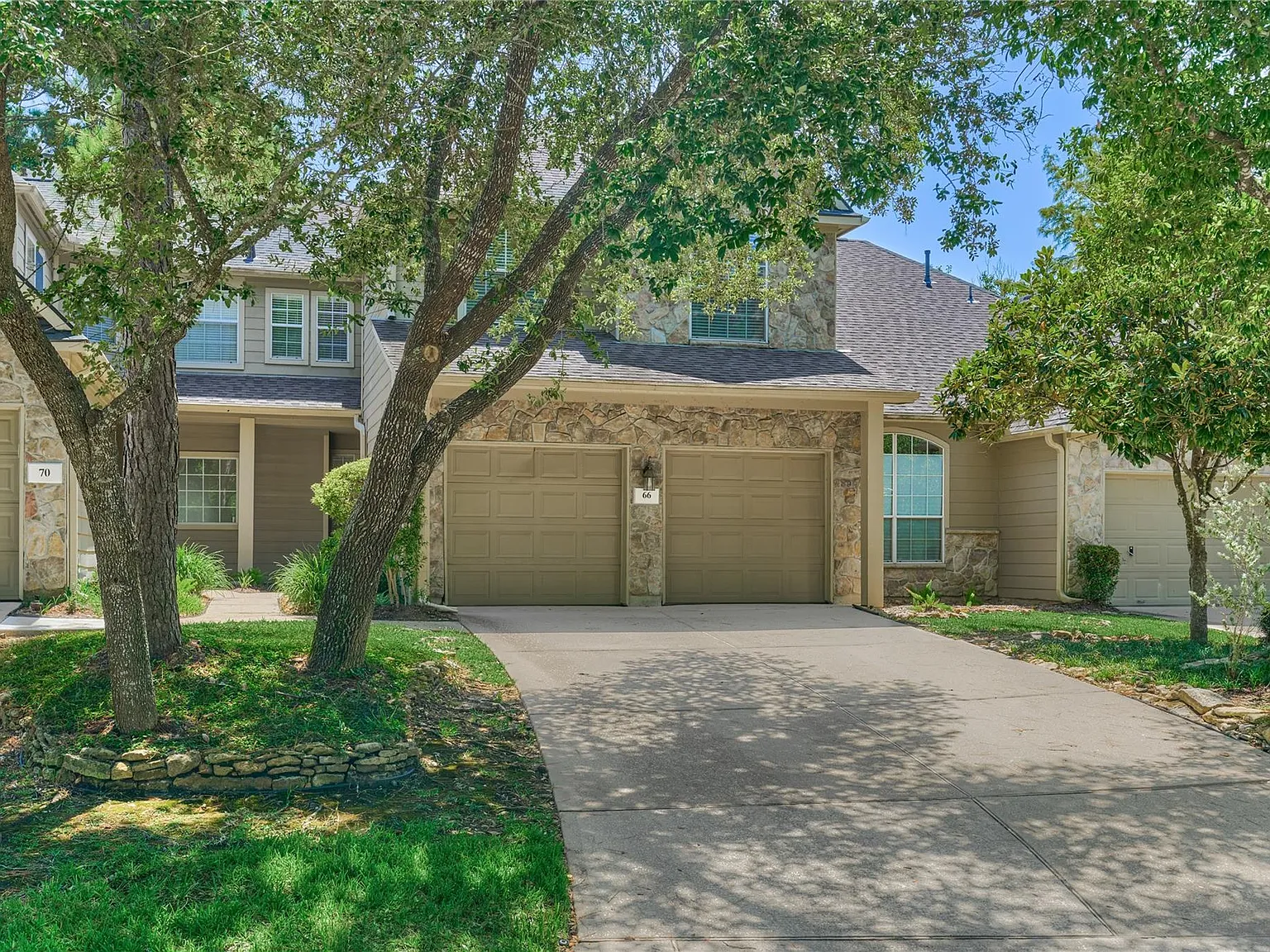 3 bed, 2.5 bath, 2045 sqft, $2,500 — Photo 2