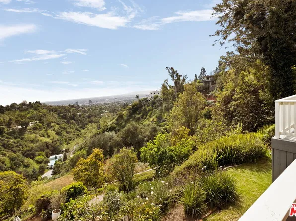 1406 N Kenter Ave, Los Angeles, CA 90049