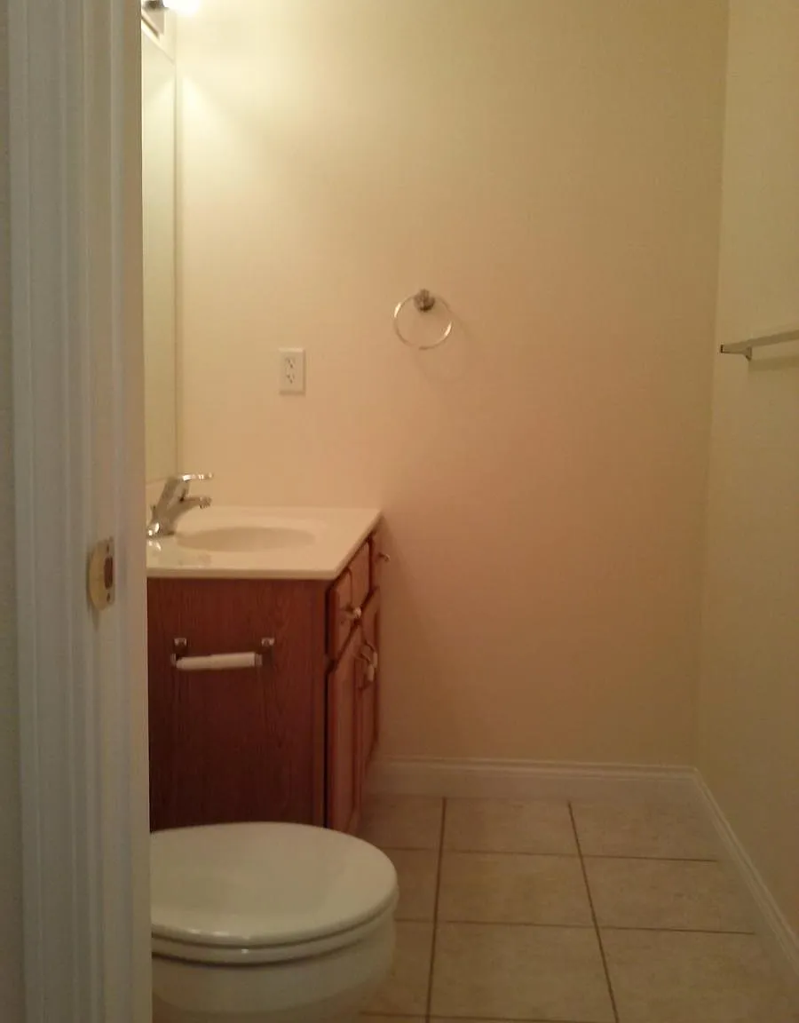 3 bed, 2.5 bath, 1360 sqft, $1,250 — Photo 3