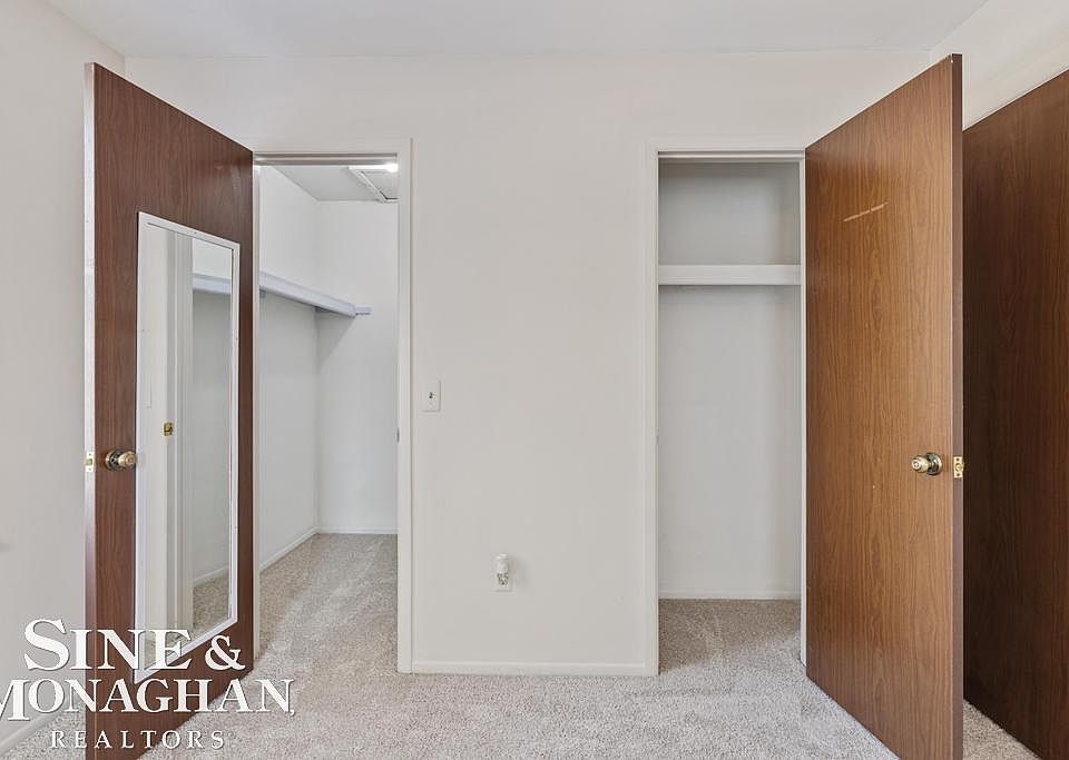 24151 Meadow Bridge Dr, photo 17