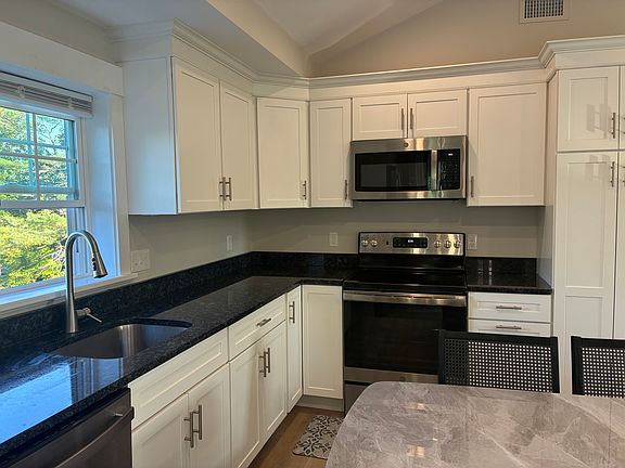 3rd image of 550 Jerusalem Rd APT 6