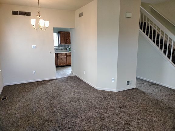 3rd image of 2241 W Miller Cir