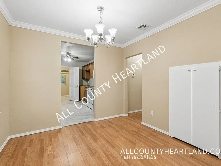 2109 NW 31st St — Photo 4