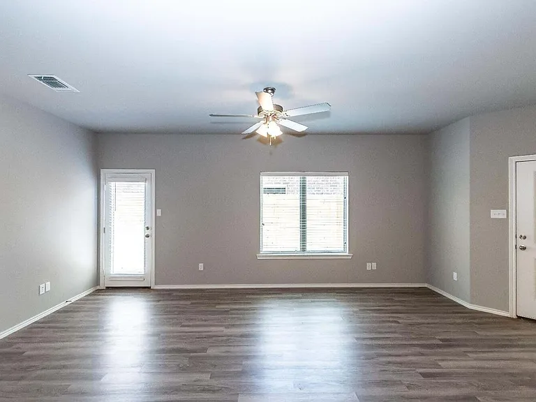 1218 Preston Trl #A — Photo 4
