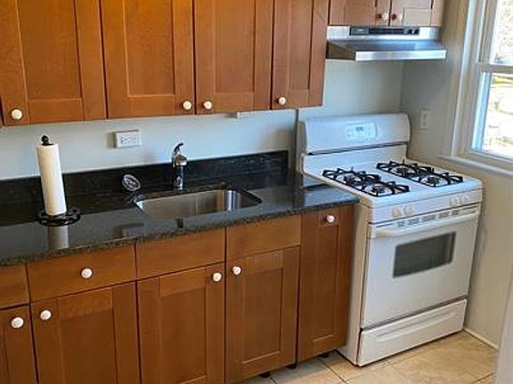 4th image of 4305 Greenhill Ave