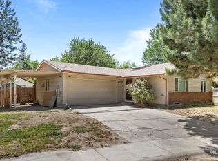 7171 Bluebird Dr, Garden City, ID 83714