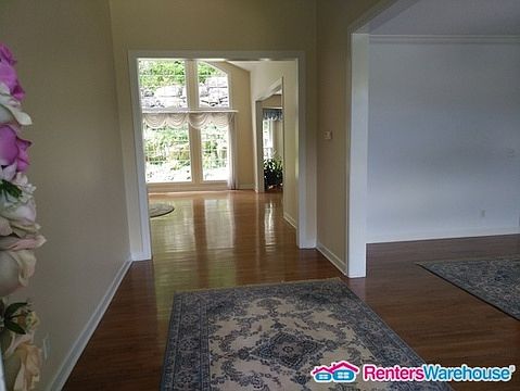 3rd image of 9543 Country Club Grn