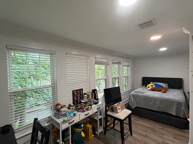47 Lawrence Ave #B — Photo 7