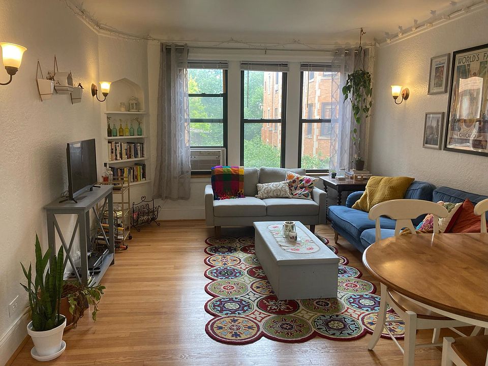 1st image of 4514 1/2 N Paulina St APT 2W