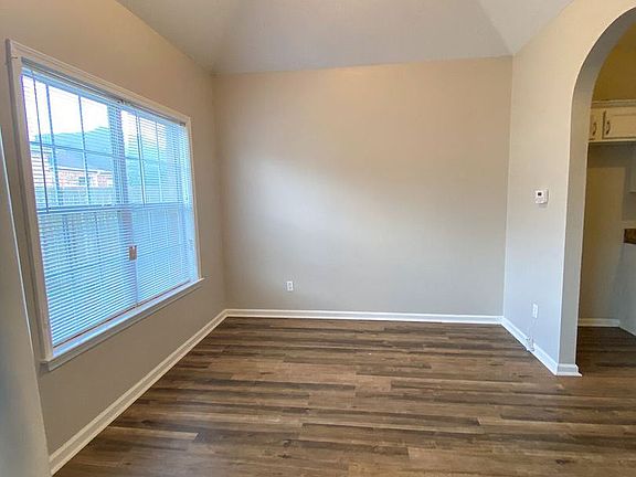 3rd image of 2565 Plum Creek Dr
