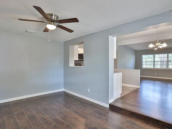 4th image of 3204 E Pocahontas Ave