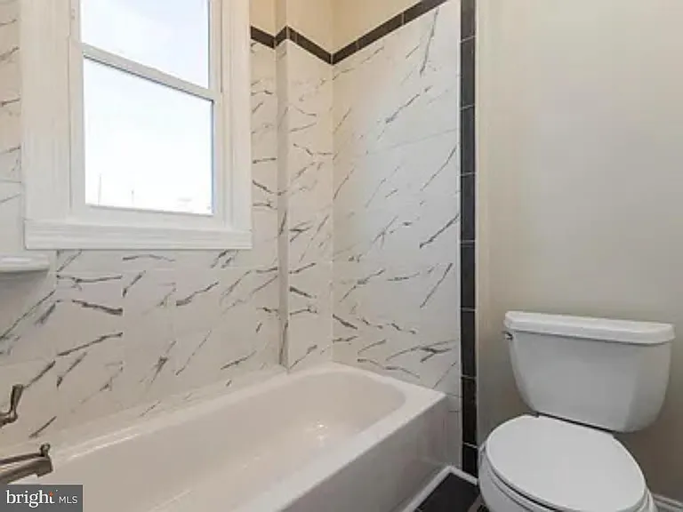 465 Luray Pl NW — Photo 12