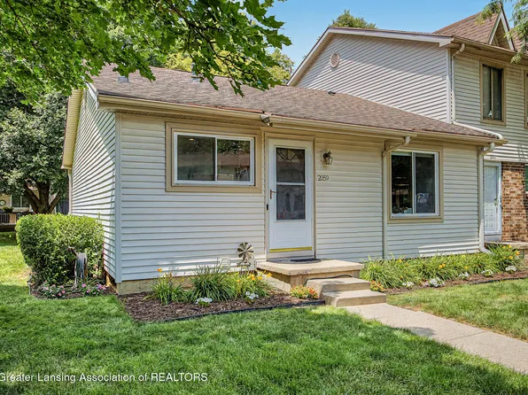 2059 La Mer Ln #17, Haslett, MI 48840