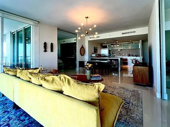 5th image of 1040 Biscayne Blvd APT 4006