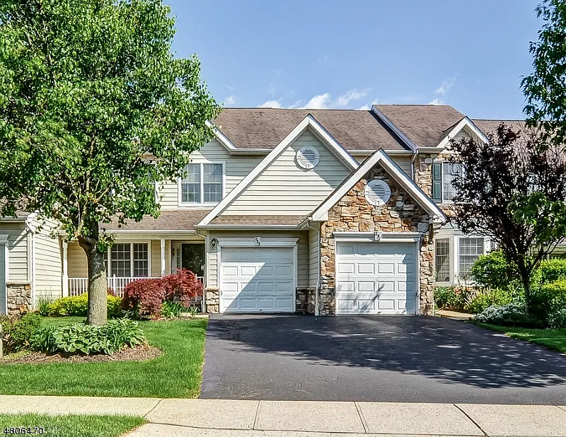 233 Patriot Hill Dr photo 1