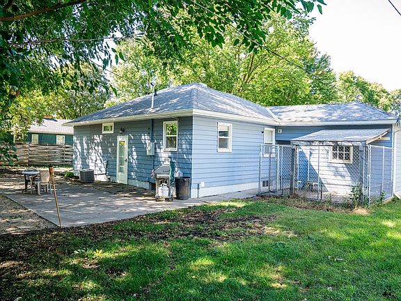 5th image of 124 E Emory St