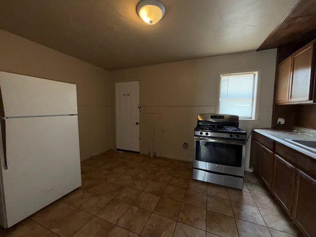 2 bed, 1440 sqft, $750 — Photo 4