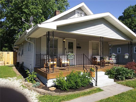 2nd image of 4924 Primrose Ave