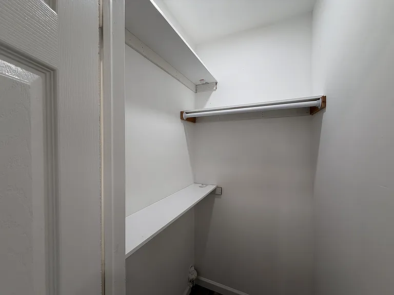 29 W Somerset St — Photo 16