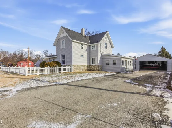 501 Elmwood Dr, Frankfort, IN 46041