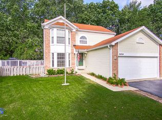 2494 N Old Pond Ln, Round Lake Beach, IL 60073