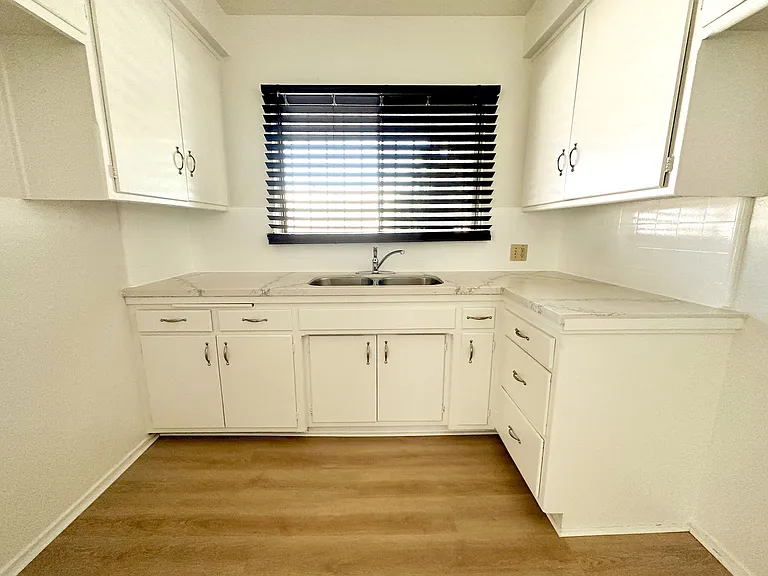 1069 Browning Blvd — Photo 10