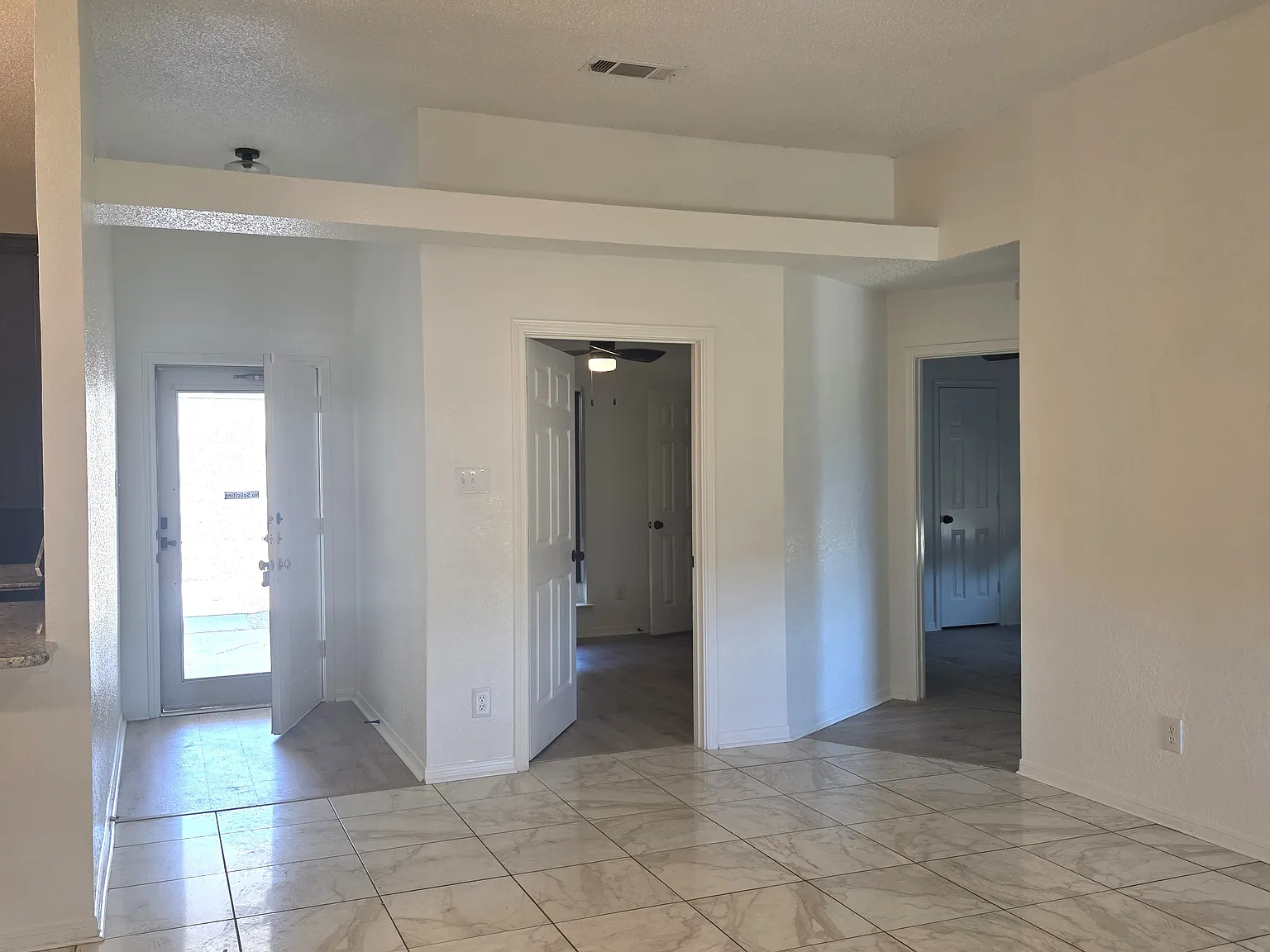 4 bed, 1622 sqft, $1,800 — Photo 3