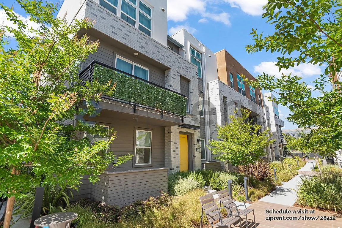 2 bed, 2.5 bath, 1307 sqft, $4,337 — Photo 1