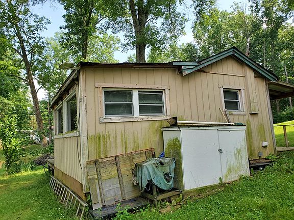 4th image of 9477 Lake Dr