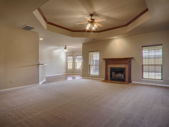 2nd image of 1220 W Churchill Way