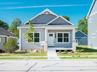 320 W 13th St, Traverse City, MI