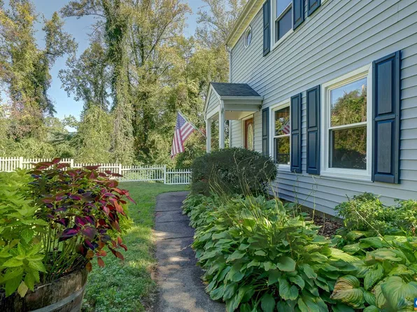 2401 Bennington Rd, Charlottesville, VA 22901