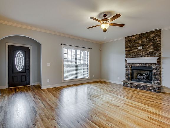 4th image of 1407 Royal Oak Ave