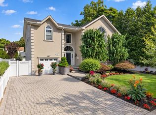 2021 Decatur Ave, Bellmore, NY 11710