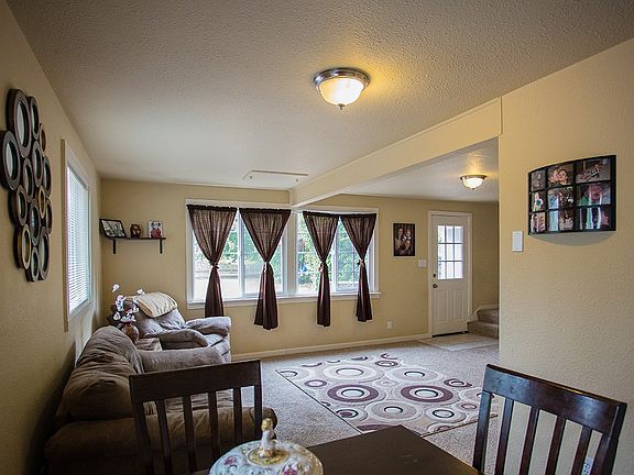 3rd image of 319 Dora Ave