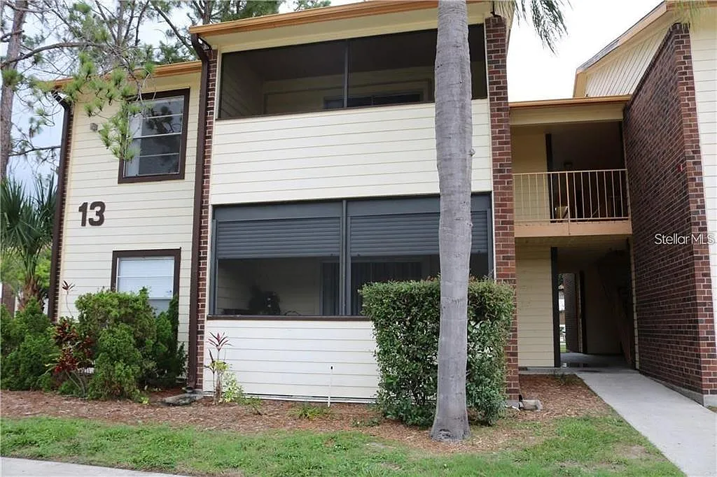 2 bed, 2.0 bath, 890 sqft, $1,595 — Photo 1