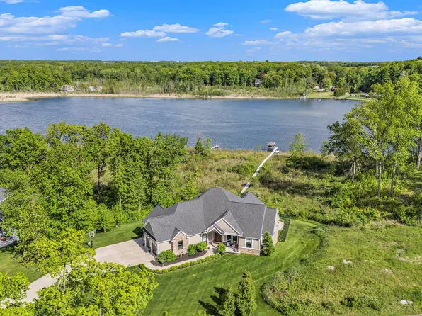 9482 Wabasis Pointe Dr NE, Greenville, MI 48838