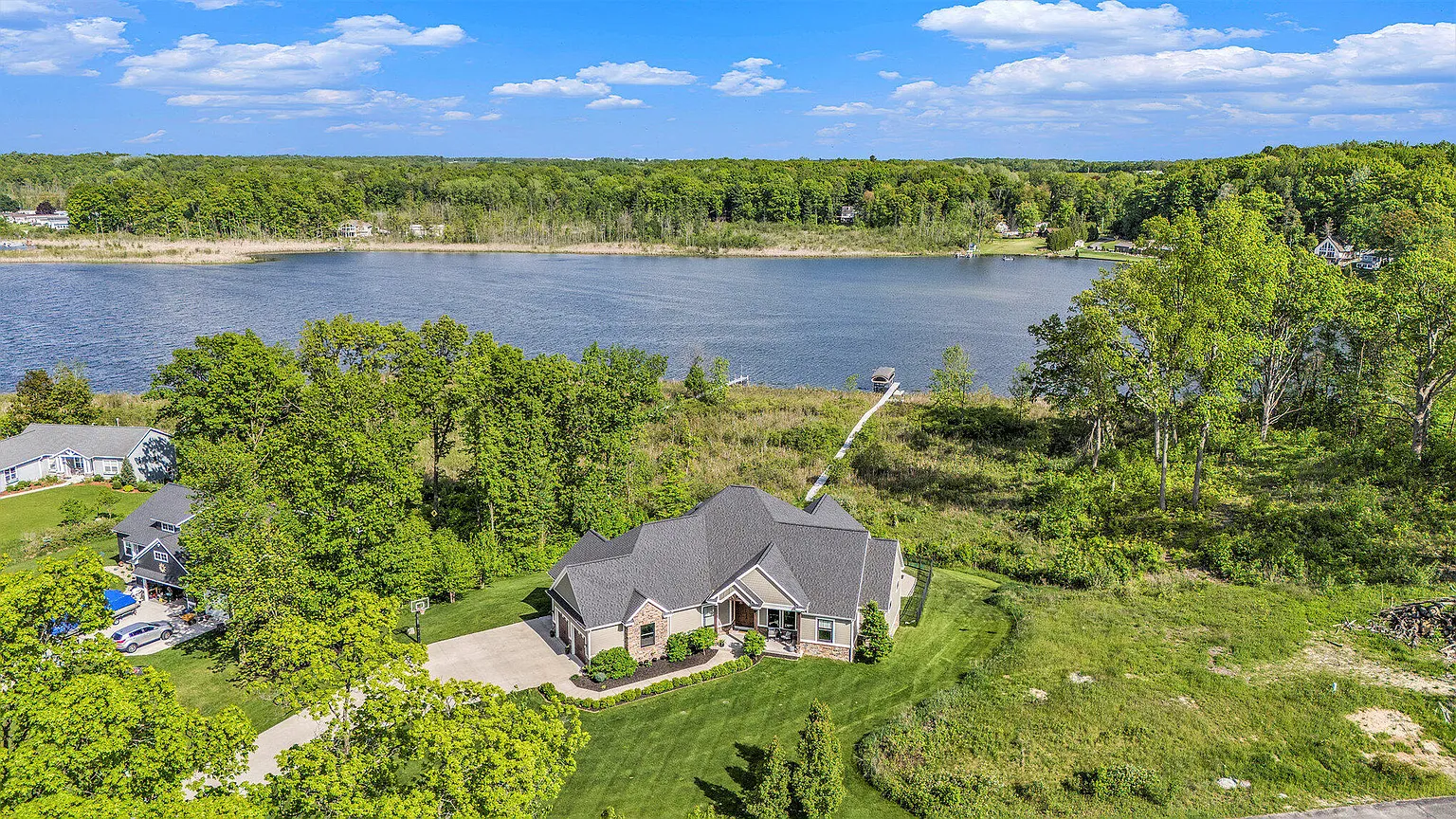 9482 Wabasis Pointe Dr NE photo 1